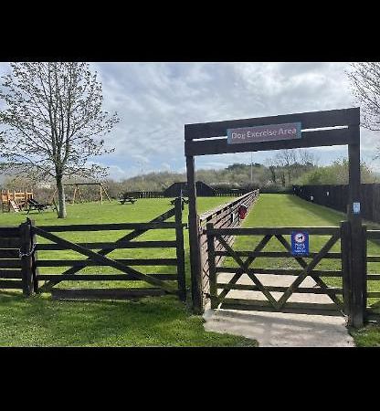 Tarka Holiday Park Ashford  エクステリア 写真