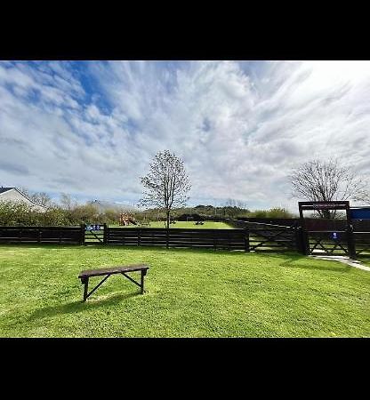 Tarka Holiday Park Ashford  エクステリア 写真